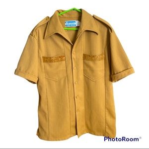 Vintage Men’s Button Down Short Sleeve Polyester Shirt
